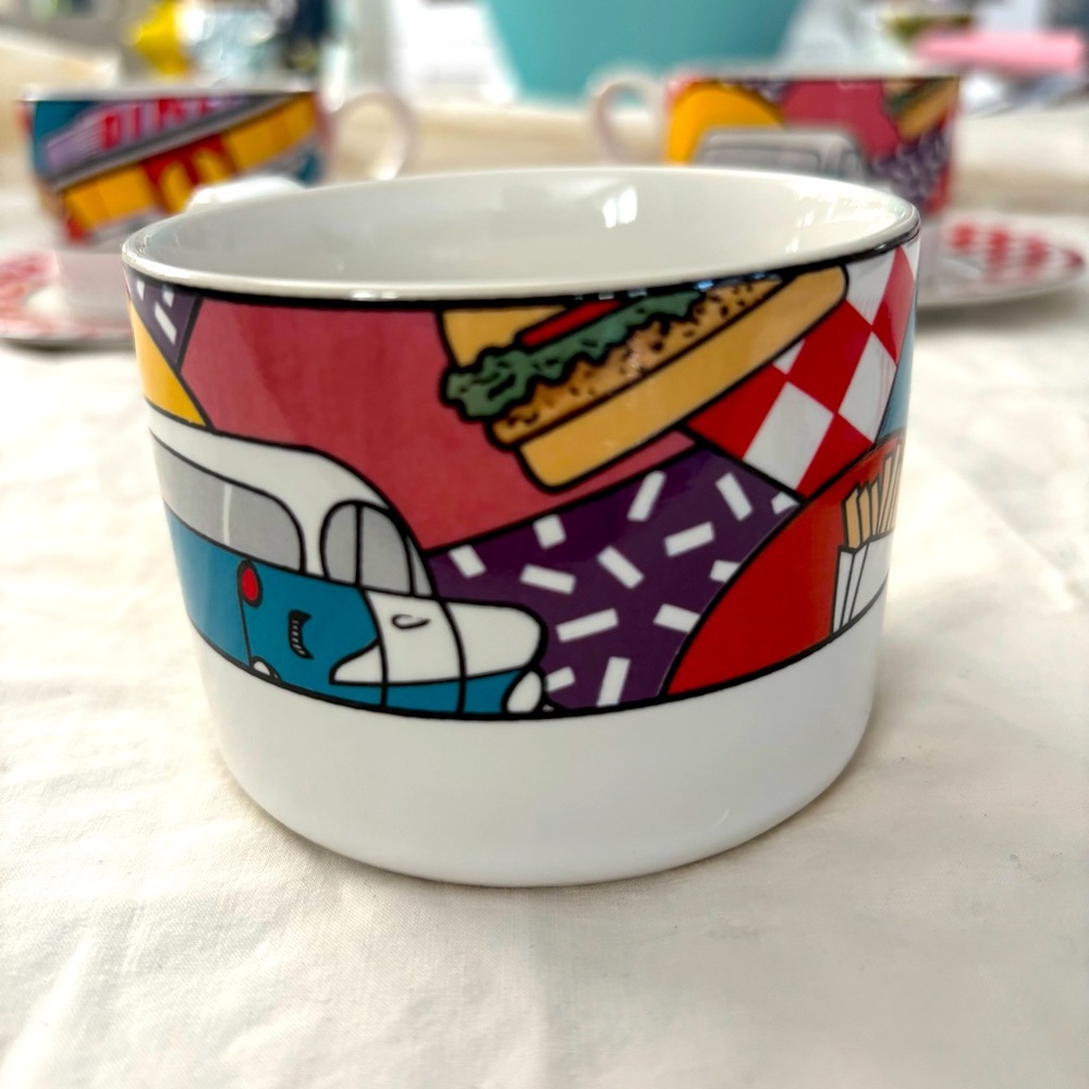 1950’s Century Stoneware Happy Day Three Cups and Matching Saucers in Good Shape - Picture 8 of 13